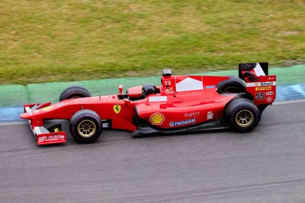F1车手市场风向突变 塞恩斯与威廉姆斯续约谈判进入关键阶段